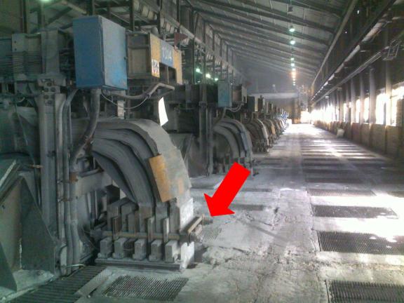 Allentamento bulloni celle elettrolittiche