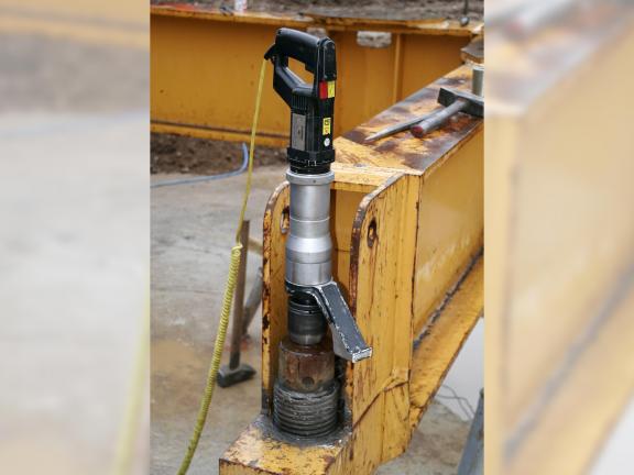 Serraggio bulloni delle gru a torre