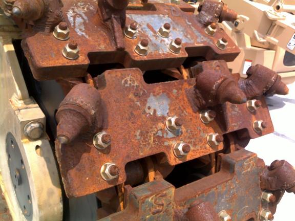 Serraggio bulloni macchine scavatrici