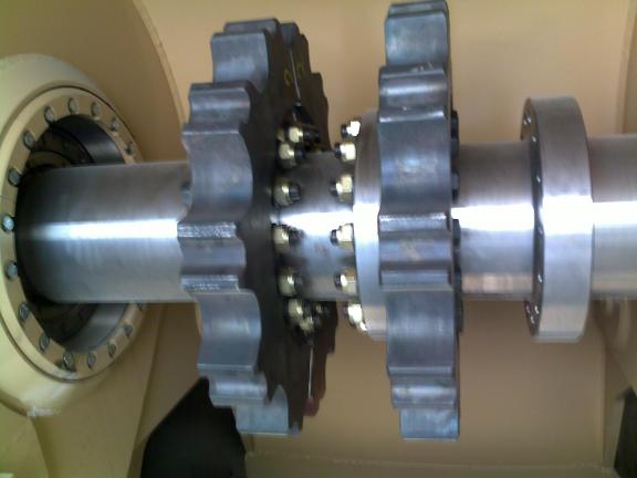 Serraggio bulloni macchine scavatrici