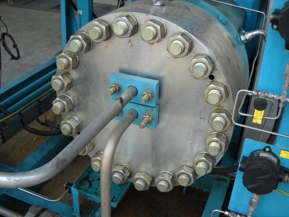 Serraggio bulloni delle testate dei compressori